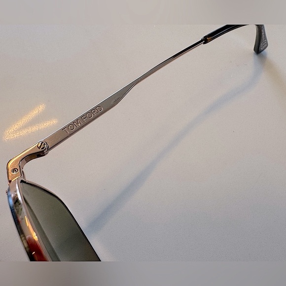 Tom Ford Aviators - Picture 4 of 6